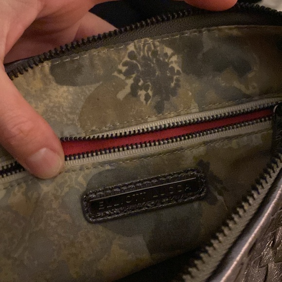 STUNNING Elliot Lucca Woven
Metallic Silver
Convertible Shoulder Bag - Picture 15 of 15